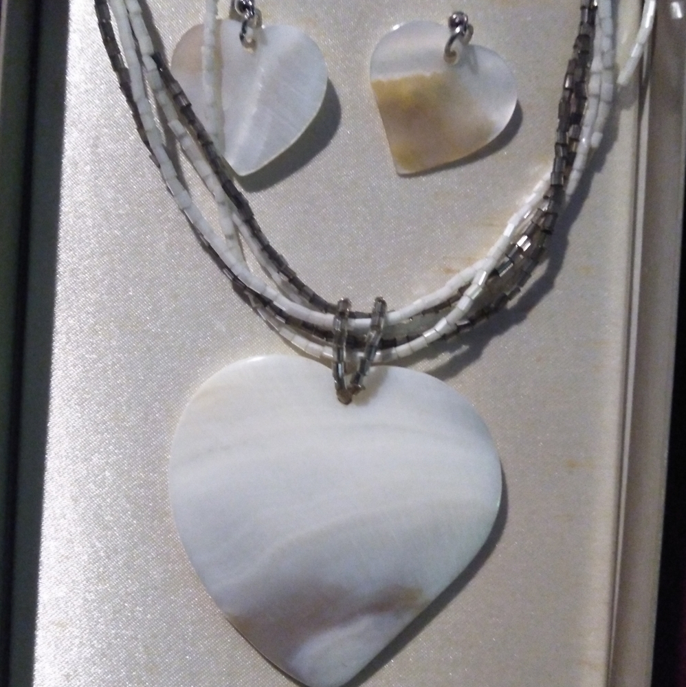 Heart shaped shell necklace earring set